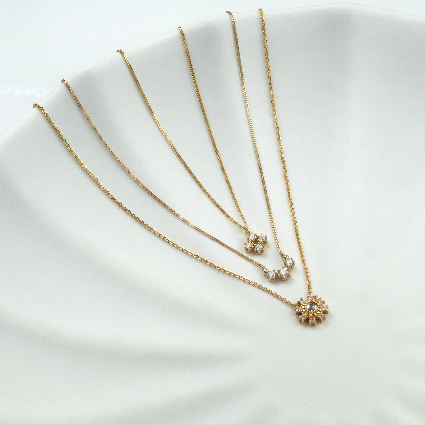 14K Gold Necklace w/3 Horseshoe Diamonds