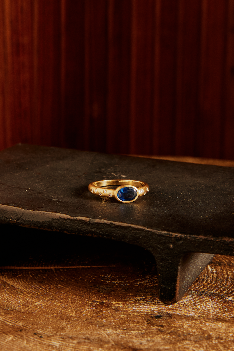 Ceylon Sapphire & Diamond 18K Gold Ring