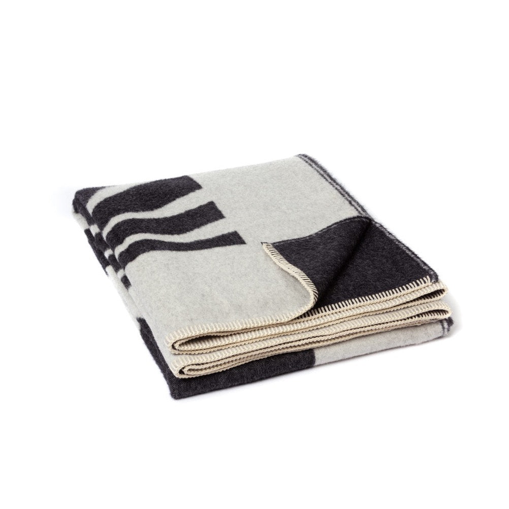 Dopamine Throw, Ivory/Black